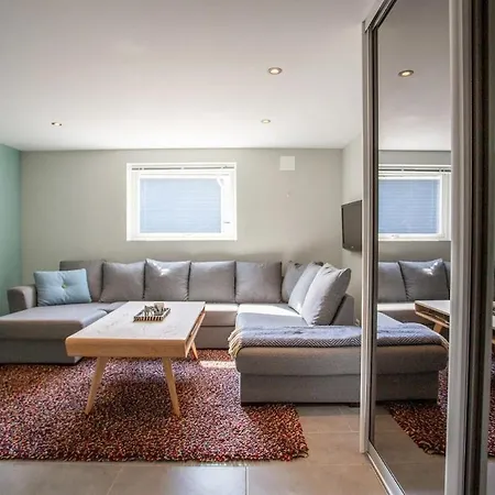 Apartment In And Quiet Area Alesund