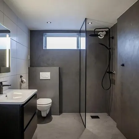 In And Quiet Area *